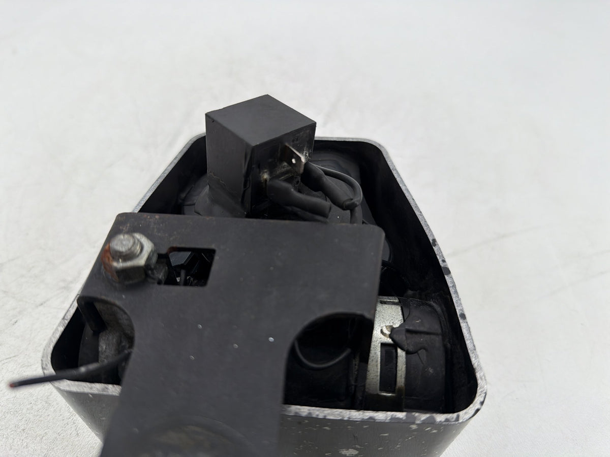 2014 Harley Electra Glide Touring Ultra OEM Signal Horn Klaxon Beep 69060-90F