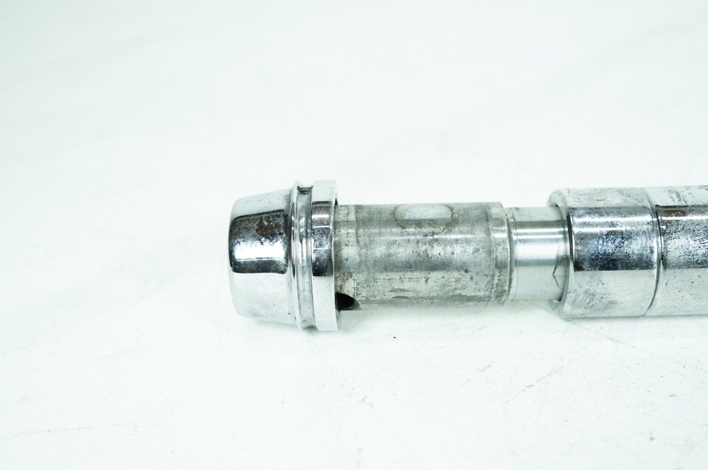 1999 - 2006 Harley-Davidson Touring Road King Classic Front Wheel Axle Bolt Shaft 43364-00