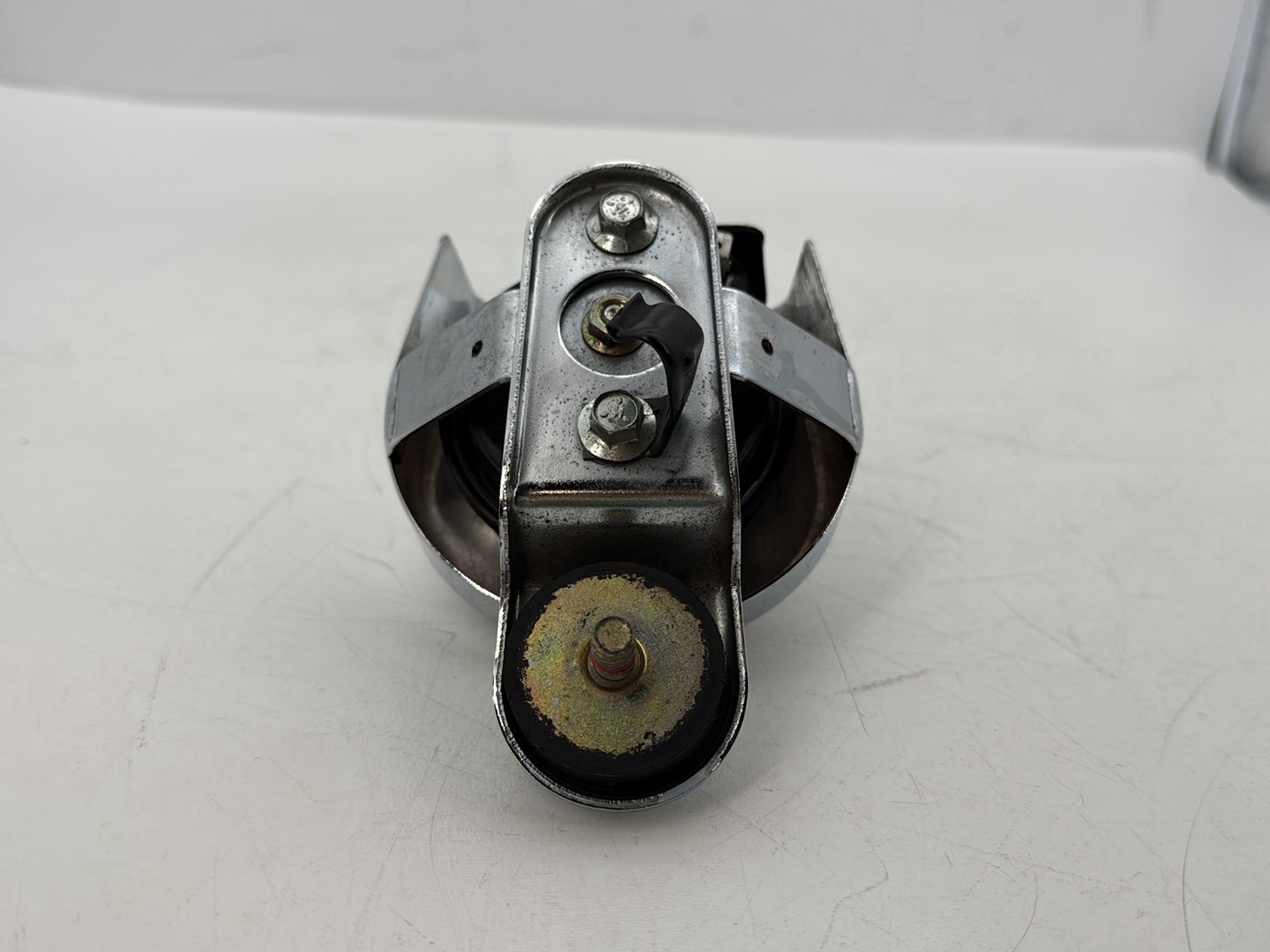2002 Harley Dyna FXD Super Glide OEM Horn Signal Klaxon Chrome Cover