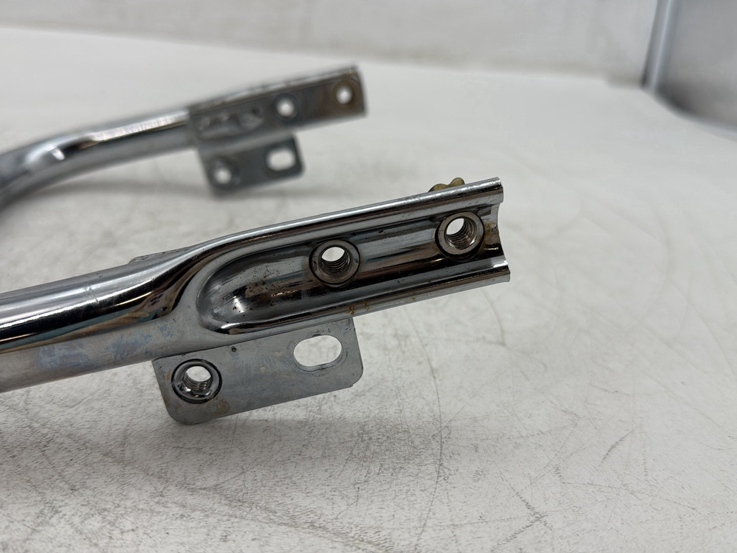 2005 Harley Electra Glide Touring Ultra FLHTCUI OEM Rear License Plate Support Bar Holder