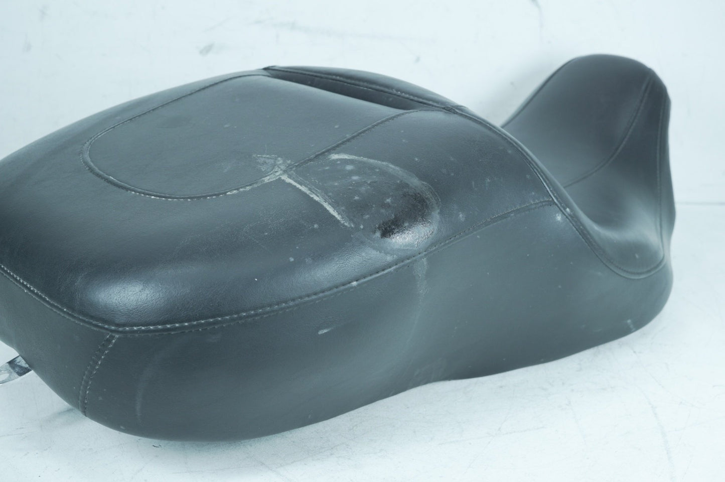 2007 - 2011 Harley-Davidson Touring Electra Ultra Passenger Rider Driver Seat Saddle 52164-10