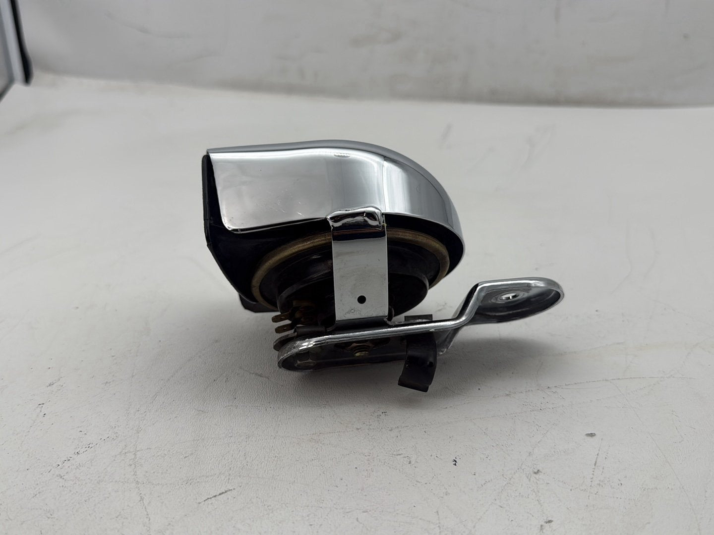 2007 Harley Touring FLHTP Electra Glide Police OEM Horn Signal Klaxon Chrome Cover