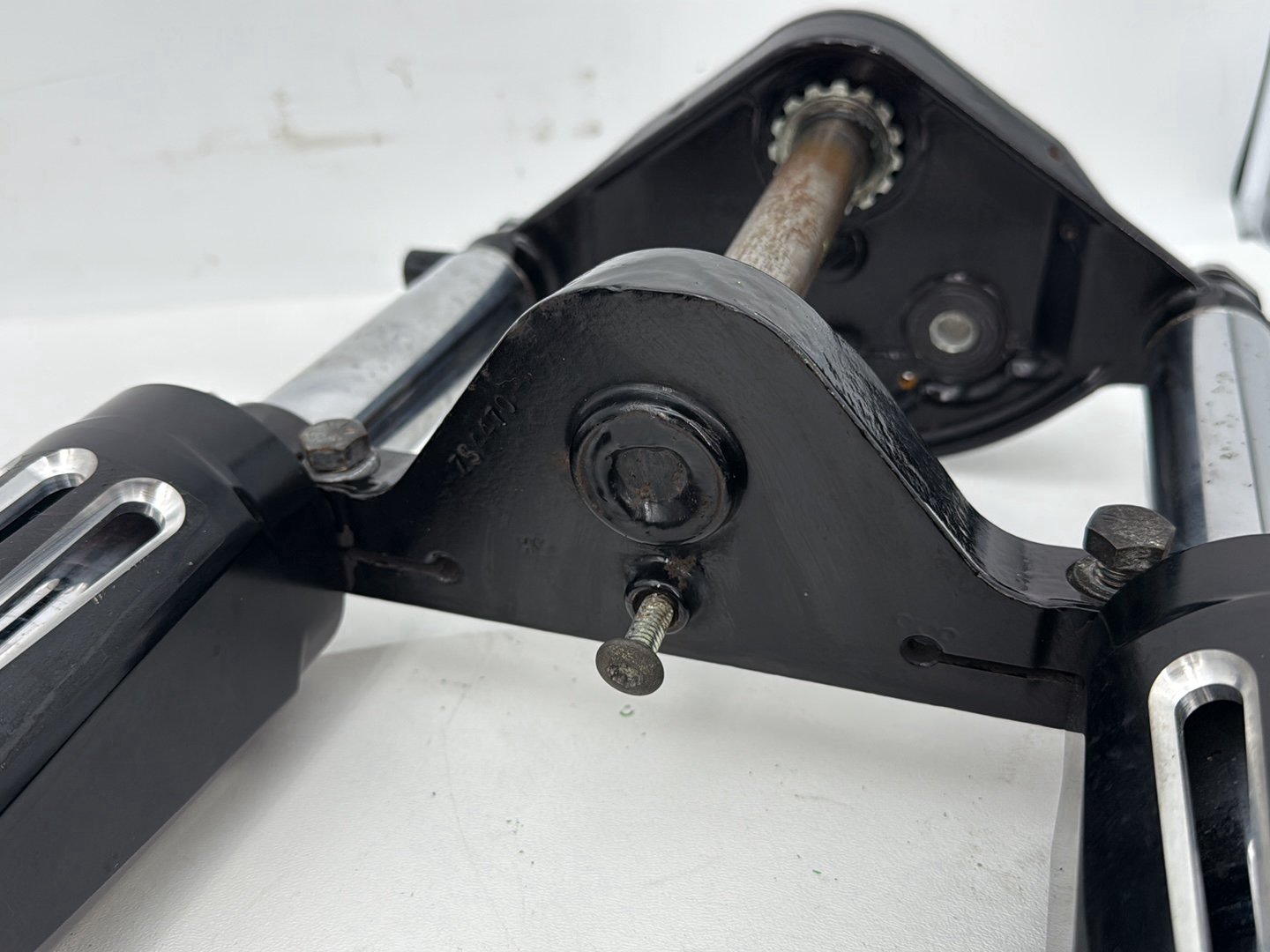 1999 - 2006 Harley-Davidson Touring Electra Glide Front Triple Tree Set & LH RH Fork Legs Sliders 	45446-87A