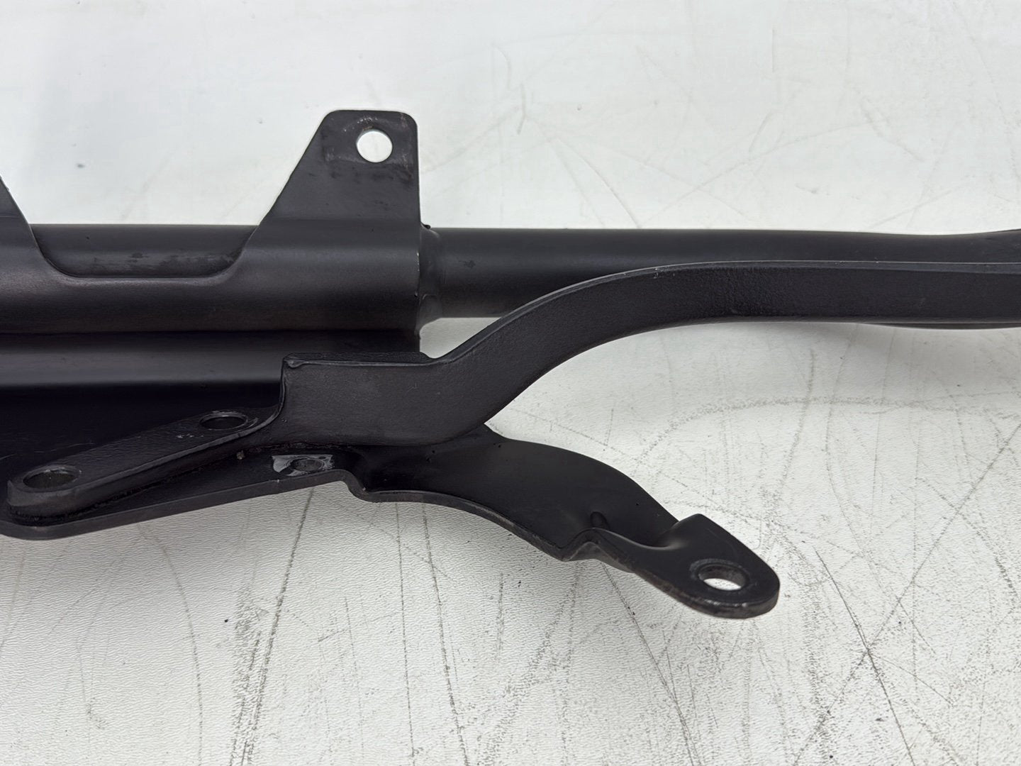 06 Harley Sportster XL883L OEM Exhaust Muffler Interconnect Bracket Support Bar