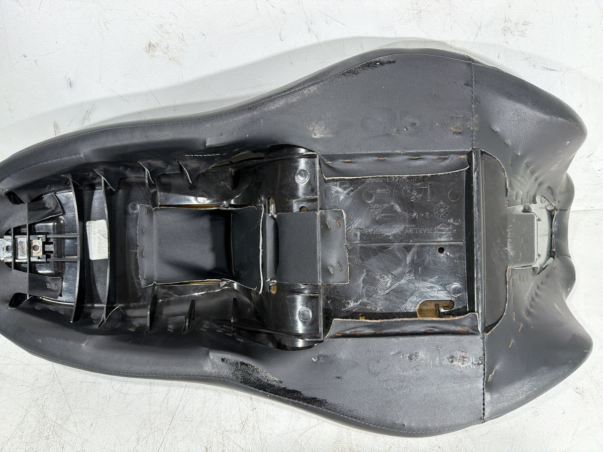2010 Harley Street Glide Touring FLHX OEM Passenger Rider Driver Seat Saddle