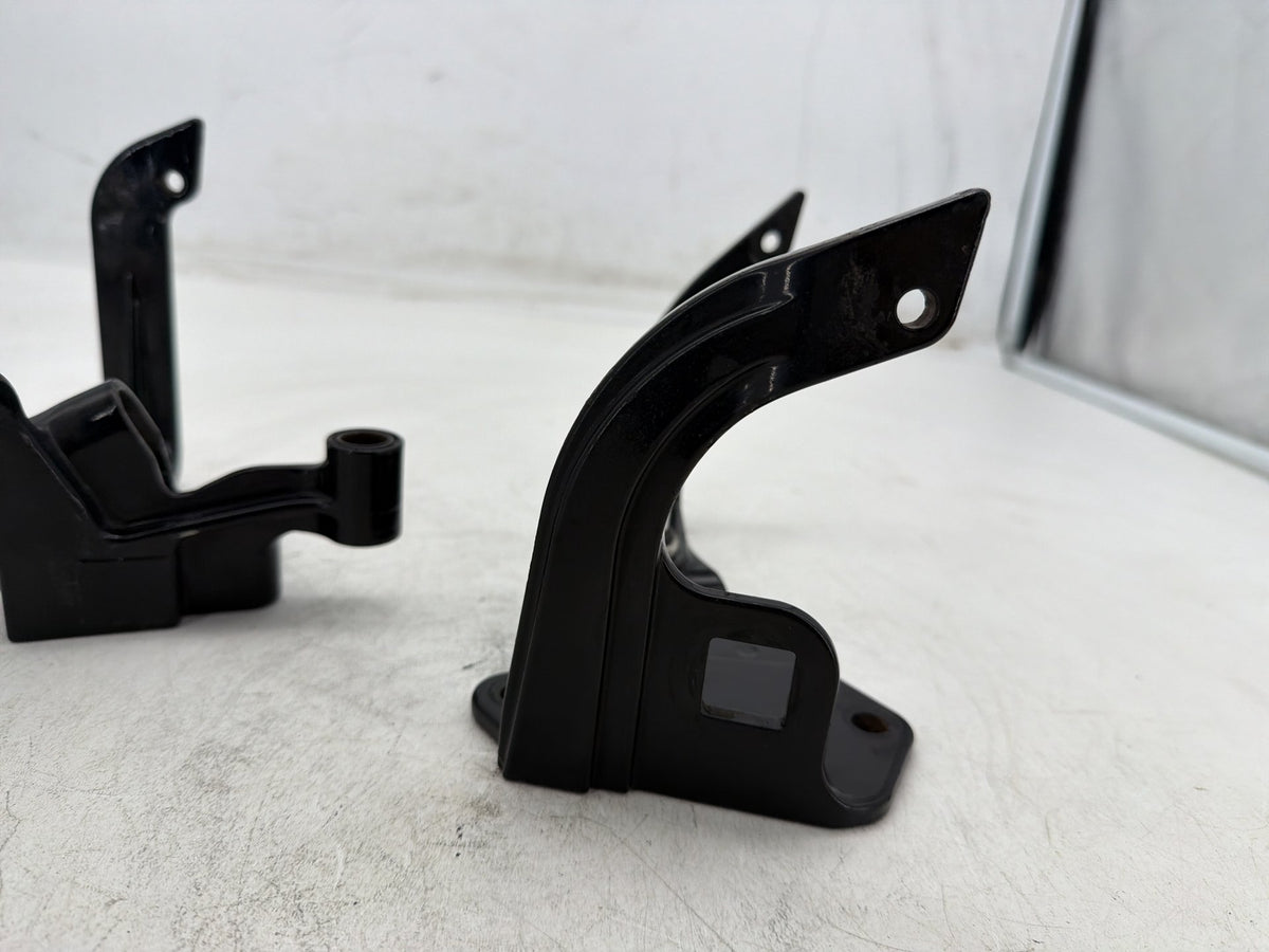 2001 Harley Heritage Softail Classic Left Right Foot Rest Peg Support Bracket