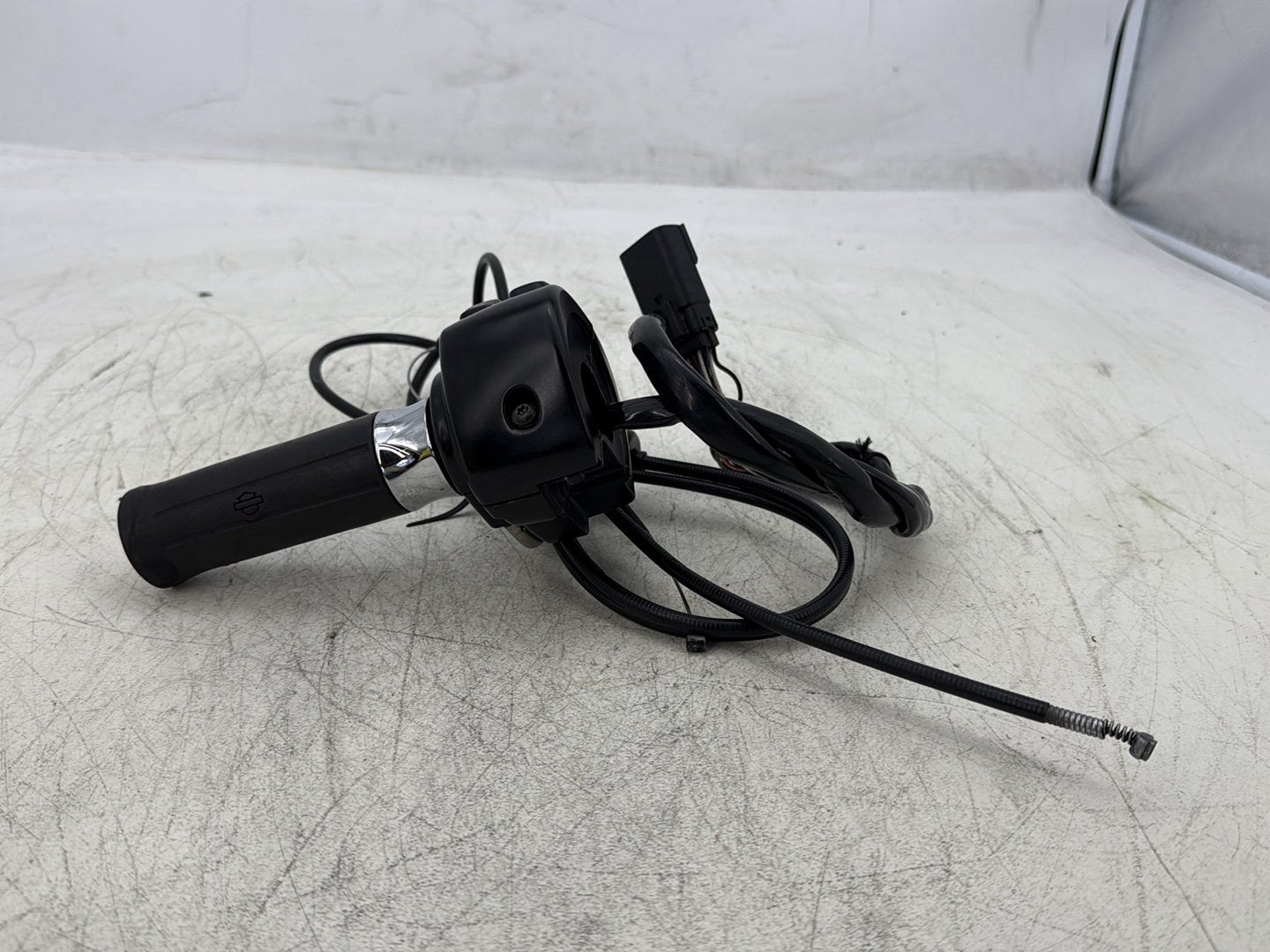 2007 Harley Touring FLHTC Electra Glide Classic OEM Right Engine Start Kill Switches Controls