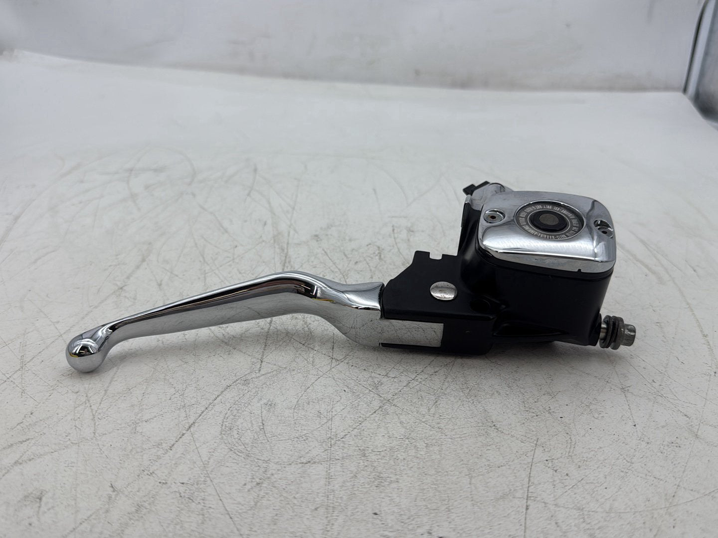2000 Harley Touring Electra Glide Ultra Front Right Brake Lever Master Cylinder