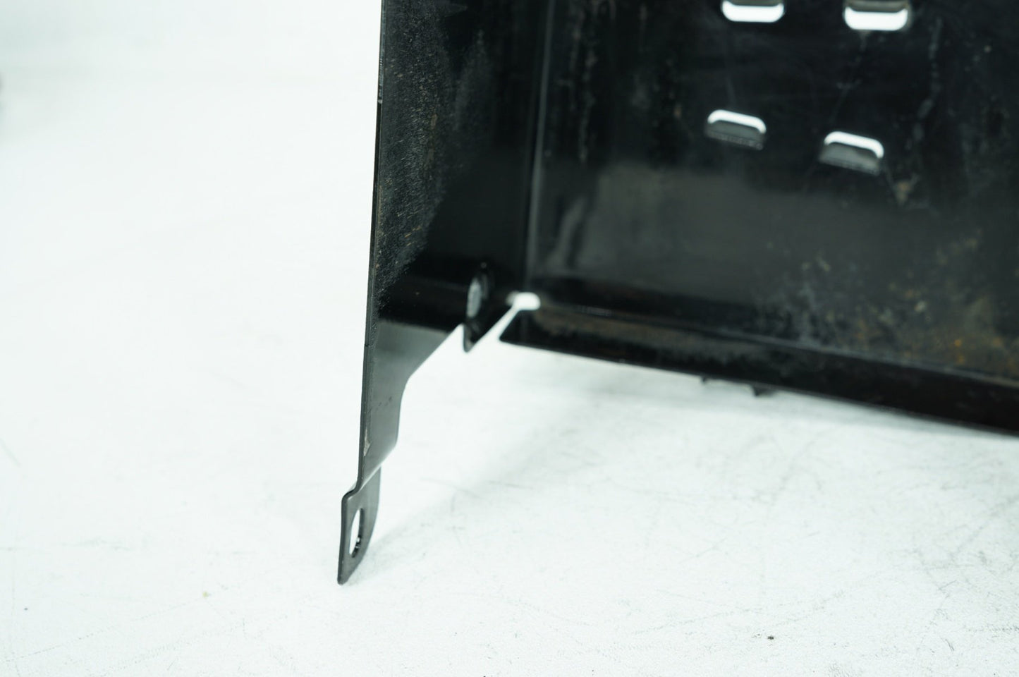 1999 - 2006 Harley-Davidson Touring Electra Glide Ultra Battery Tray Bracket Holder Carrier 66281-01