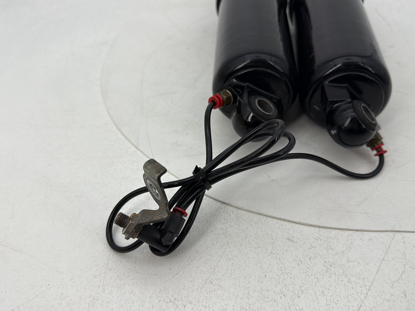 2007 - 2011 Harley-Davidson Touring Electra Glide Ultra Rear Left Right Shock Absorbers 54636-09