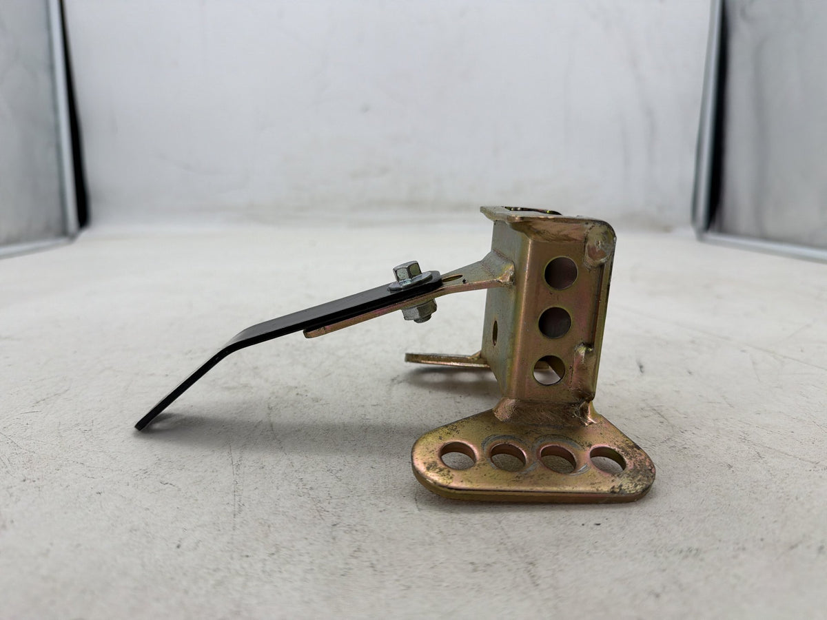 2004 Harley Road King Touring Classic Front Driver Rider Backrest Bracket Mount