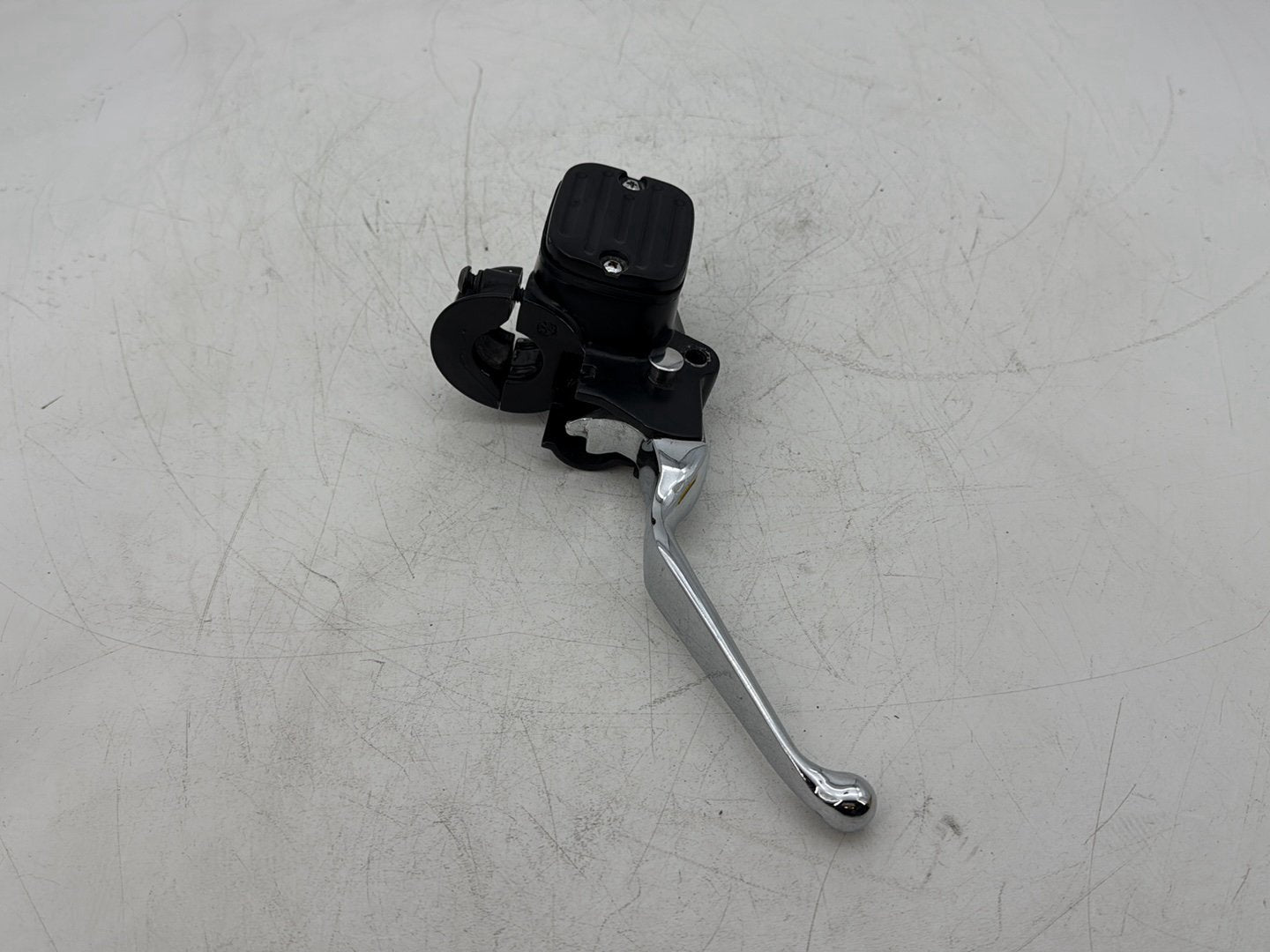 2007 Harley Touring FLHTCU Electra Glide Ultra OEM Front Right Hand Brake Lever Master Cylinder Reservoir