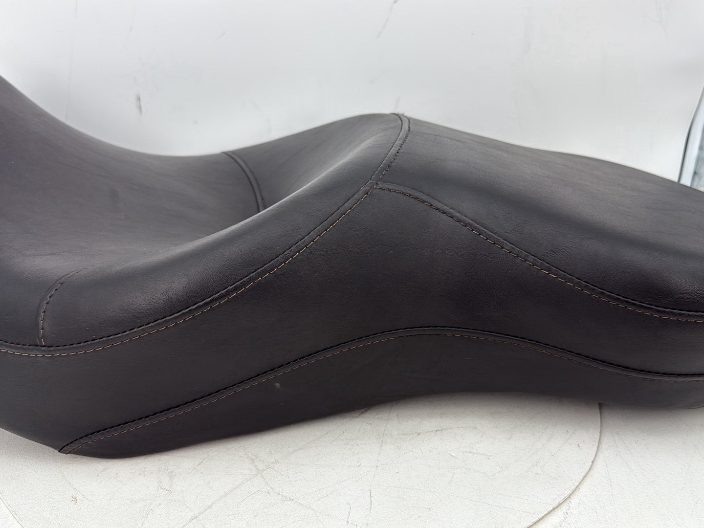 2007 - 2012 Harley-Davidson Dyna Super Glide Passenger Rider Driver Seat Saddle   53077-06
