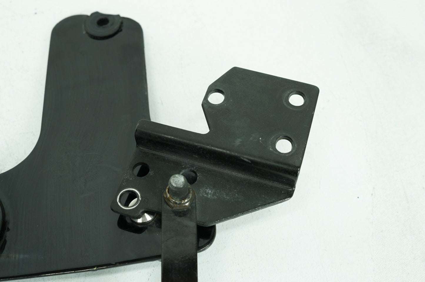 2007 - 2011 Harley-Davidson Touring Street Glide Left & Right Saddlebag Mount Brackets 53758-96C