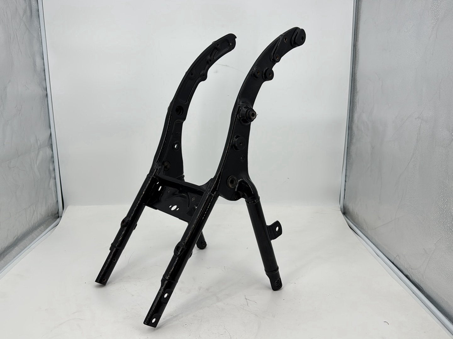 2007 - 2012 Harley-Davidson Touring Road Glide Rear Sub Frame Subframe Tail Rail 	48079-09BHP