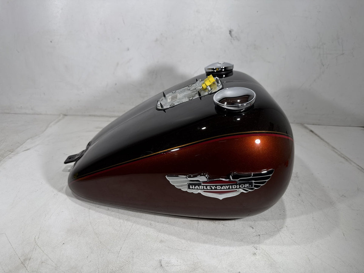 2011 Harley Softail Deluxe OEM Fuel Gas Tank Gasoline Reservoir w/ Pump Sending