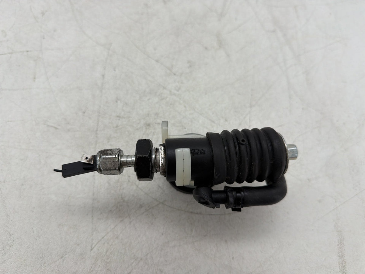 2017 Harley Dyna Street Bob FXDB OEM Rear Brake Master Cylinder Reservoir ABS