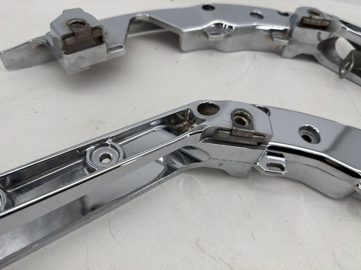 2016 Harley Road Glide Touring OEM Left Right Saddlebag Fender Struts Brackets