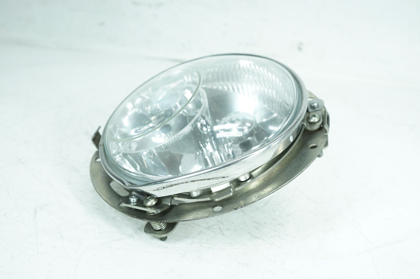 2007 - 2012 Harley-Davidson Touring CVO Electra Screamin Eagle Headlight Headlamp Head Light Halogen 67864-04