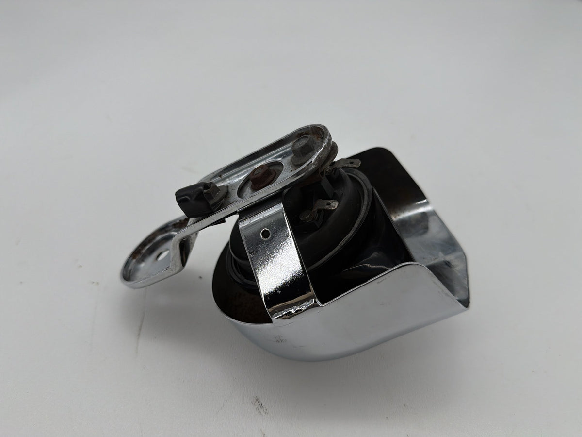 2006 Harley Electra Glide Touring Classic OEM Horn Signal Klaxon Chrome Cover