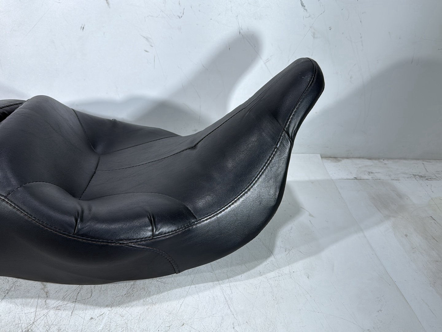 2007 Harley Touring FLHTC Electra Glide Classic OEM Passenger Rider Driver Seat Saddle