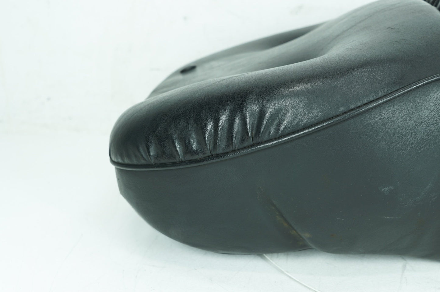 1999 - 2006 Harley-Davidson Touring Road King Classic Passenger Rider Driver Seat Saddle 	51704-05