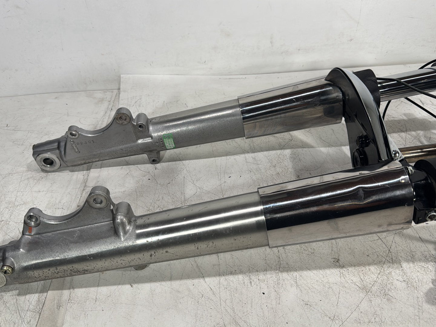 1998 Harley Touring FLHTCUI Electra Glide Ultra OEM Front Triple Tree Set & LH RH Fork Legs Sliders