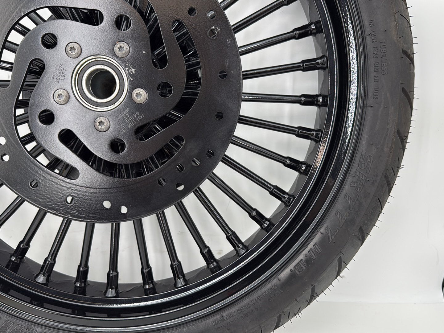 1999 - 2006 Harley-Davidson Touring Electra Glide Front Wheel Rim Tire 120/70-21 М/С 68V