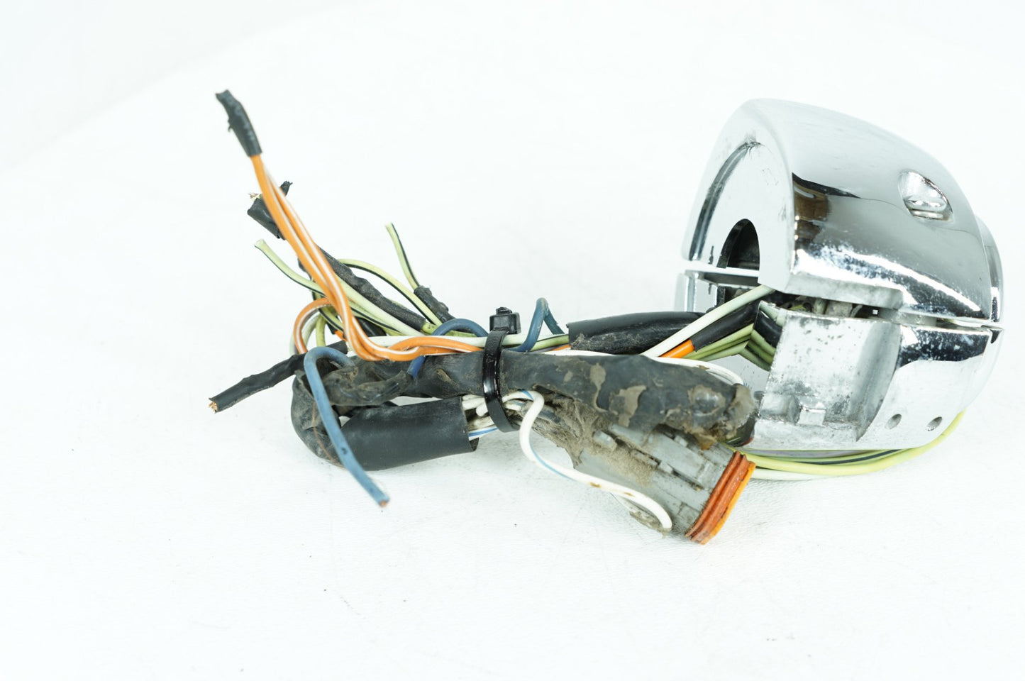 1999 - 2006 Harley-Davidson Touring Road King Classic Left Turn Signal Headlight Switches Controls  	71685-06A