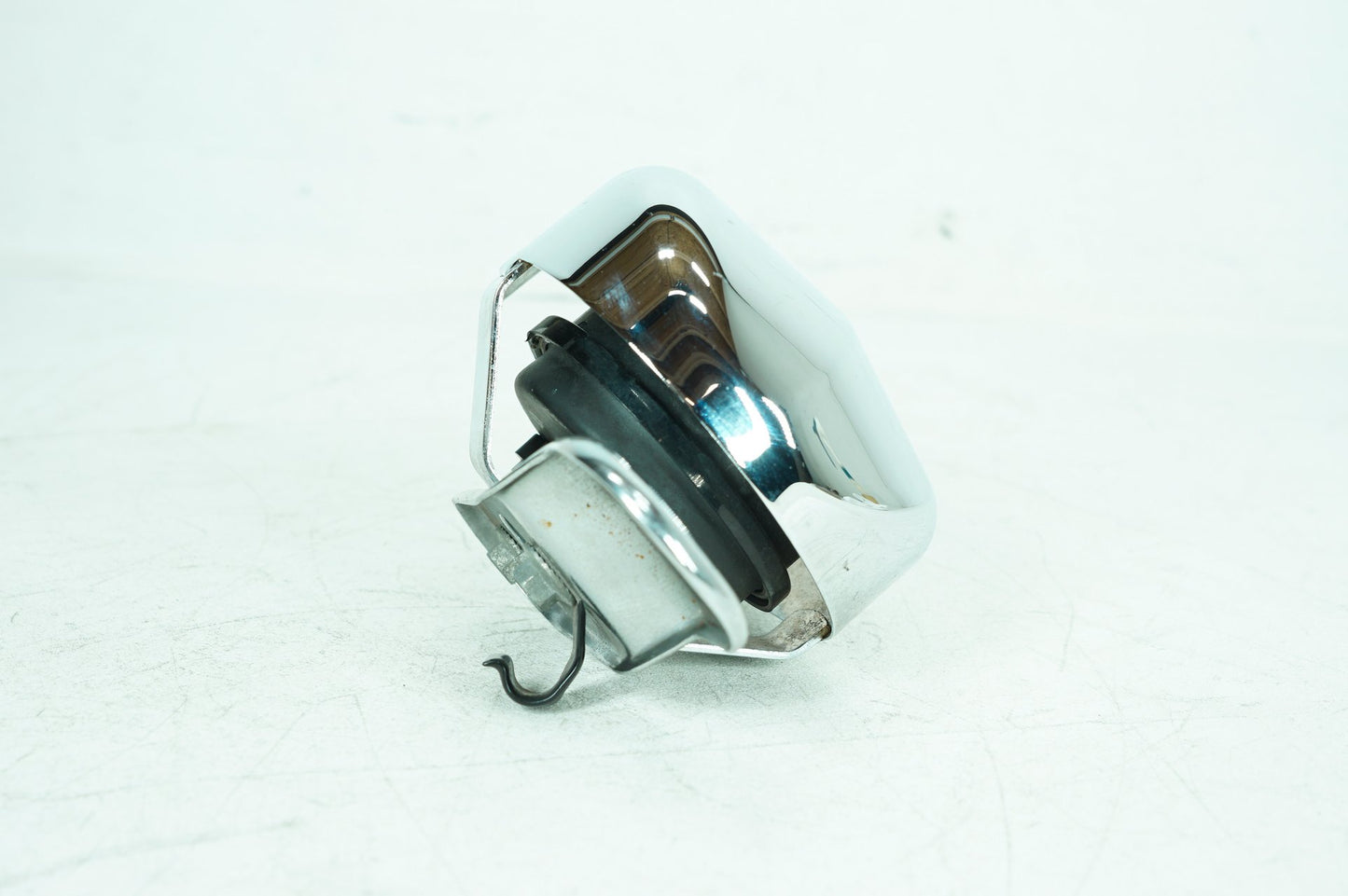 2007 - 2016 Harley-Davidson Touring CVO Street Glide Screamin Horn Signal Klaxon Chrome Cover 69012-93A