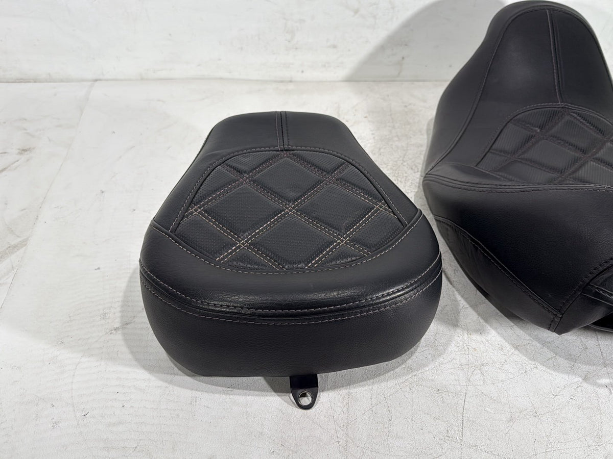 2011 Harley Road Glide Touring FLTRX Passenger Rider Driver Seat Saddle Pillion