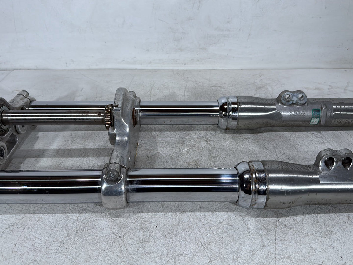 2007 Harley Dyna Street Bob FXDB OEM Front Triple Tree Set & LH RH Fork Legs Sliders