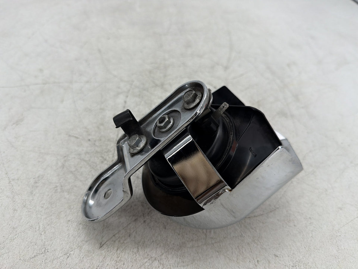 2010 Harley Electra Glide Touring Ultra OEM Horn Signal Klaxon Chrome Cover