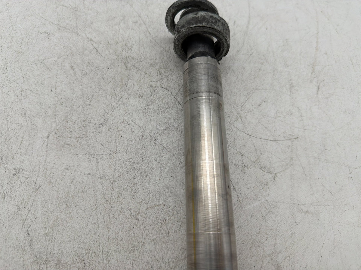 2005 Harley Dyna Super Glide Custom FXDC OEM Front Wheel Axle Bolt Shaft
