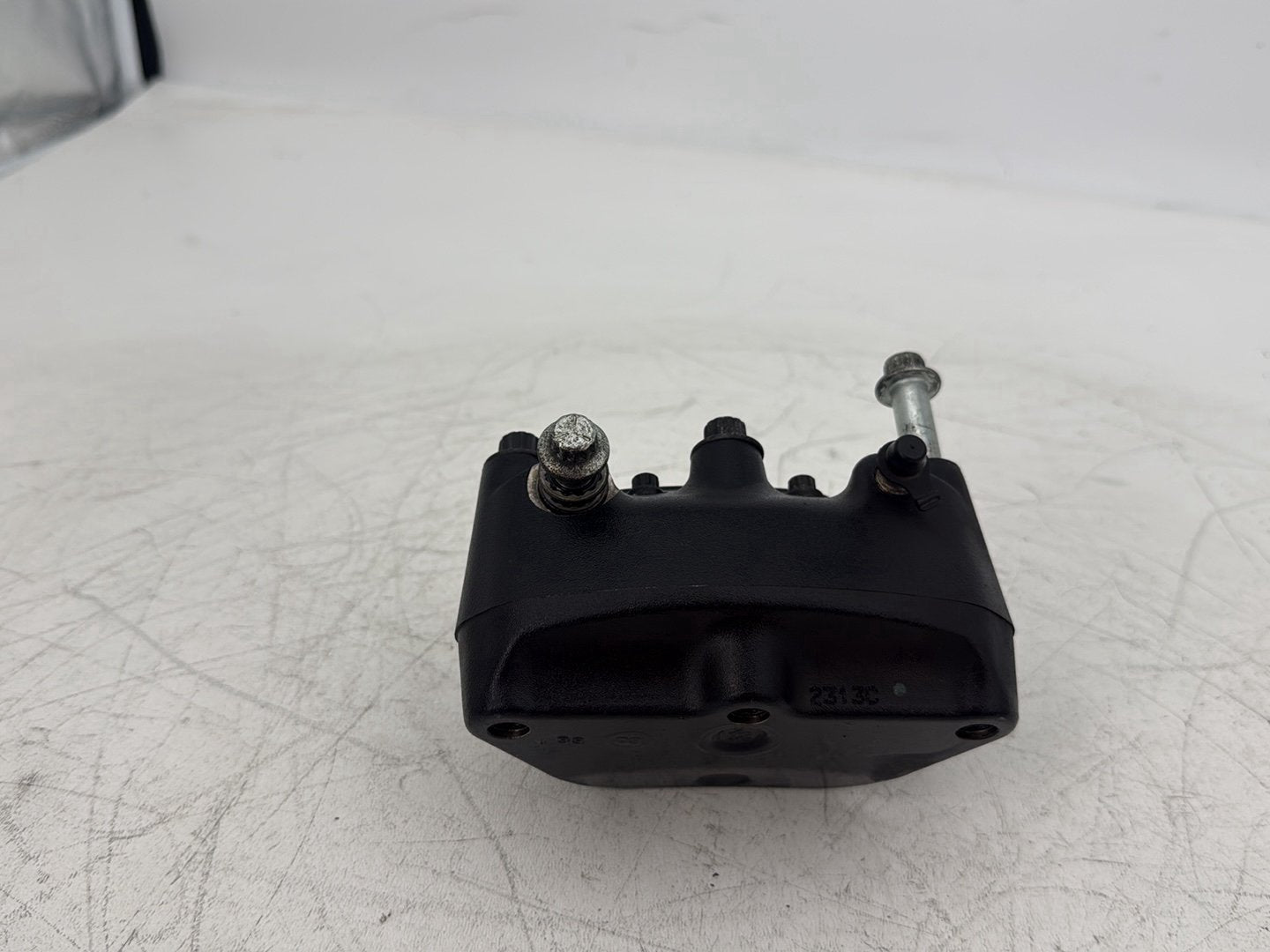 2004 Harley Touring FLHT Electra Glide OEM Front Left 1 Brake Caliper