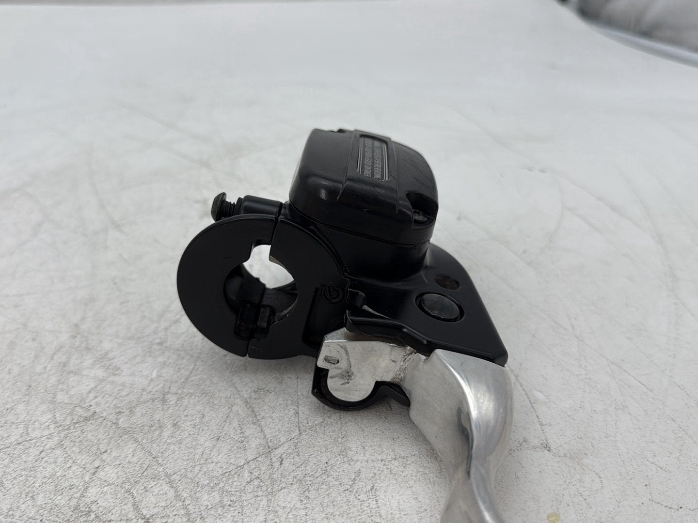 2010 Harley Street Glide Touring FLHX OEM Front Right Brake Lever Master Cylinder