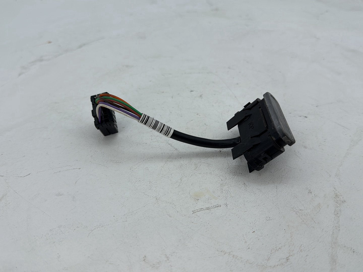 2007 Harley Street Glide Touring FLHX OEM Dash Indicator Lamp Wire Plug 68789-96A