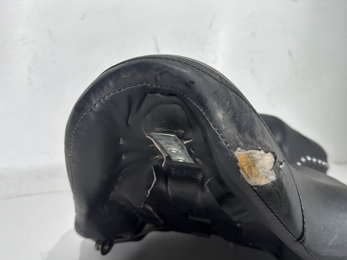 2004 Harley Softail FLSTC Heritage Classic OEM Passenger Rider Driver Seat Saddle