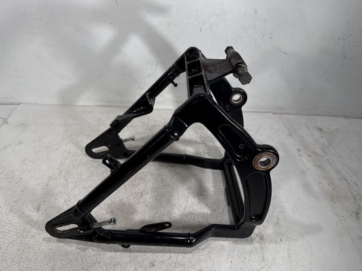 2001 Harley Fat Boy Softail FLSTF OEM Rear Fork Swingarm Swing Arm 47573-00A