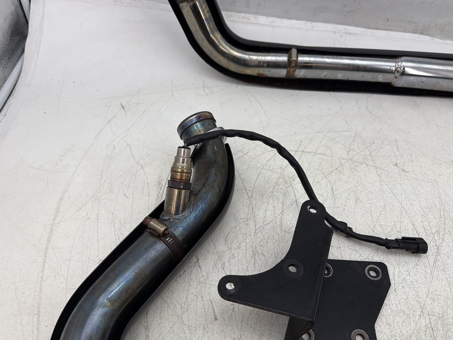 2007 Harley Dyna Street Bob FXDBI OEM Exhaust Header Pipes Vance & Hines