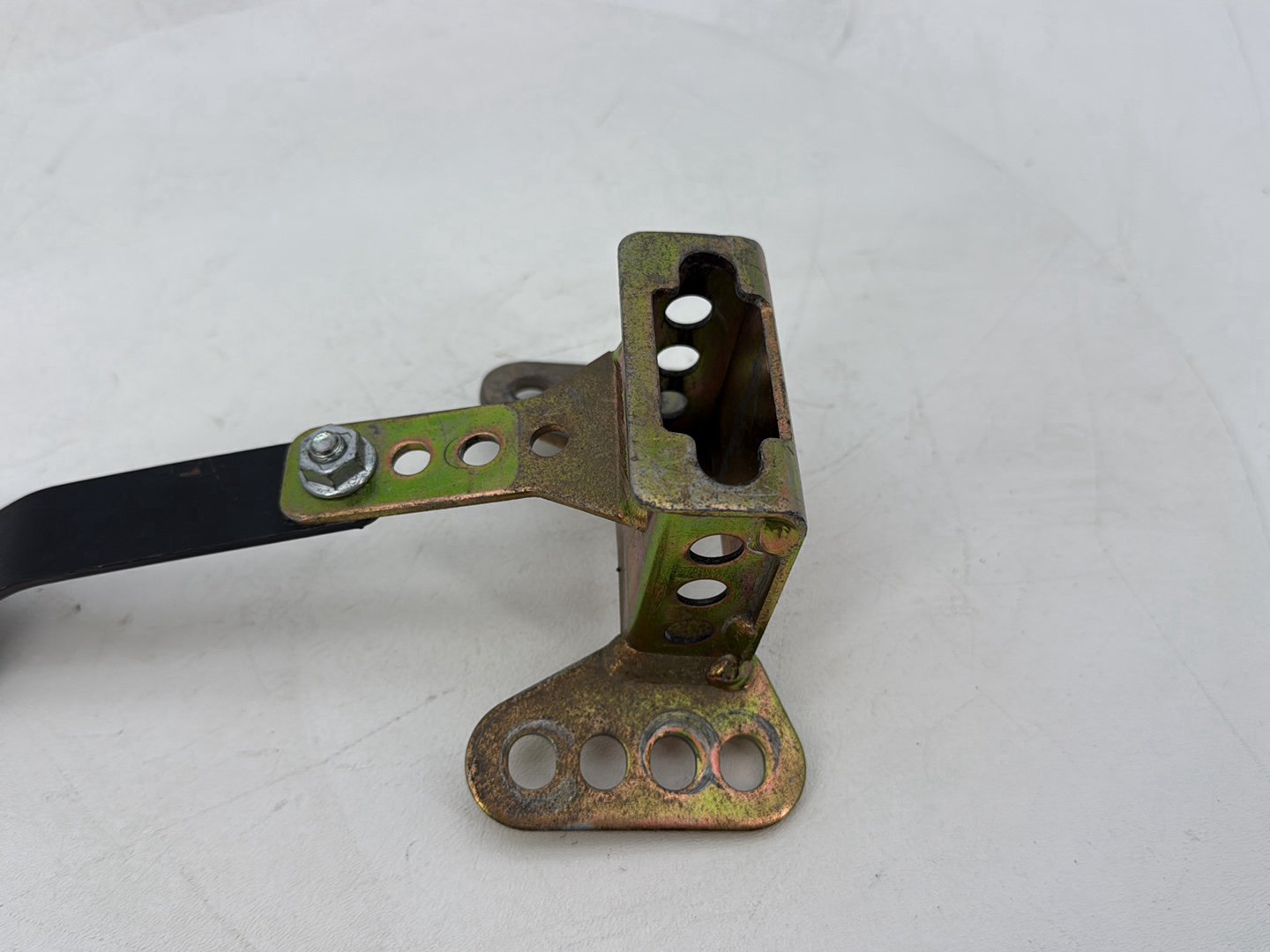 2007 - 2011 Harley-Davidson Touring Electra Glide Ultra Front Driver Rider Backrest Bracket Mount 52589-09A