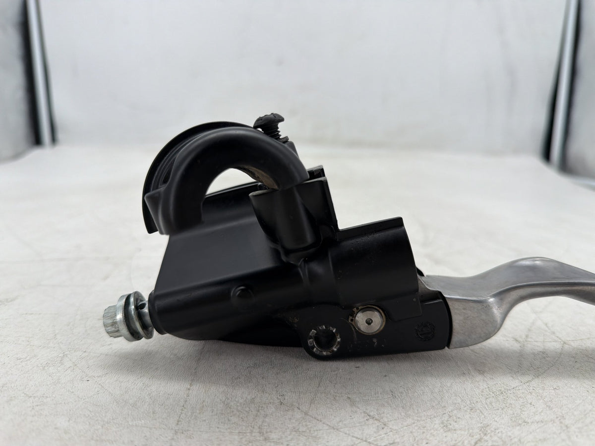 17 Harley Dyna Street Bob OEM Front Right Brake Lever Master Cylinder 9/16" bore