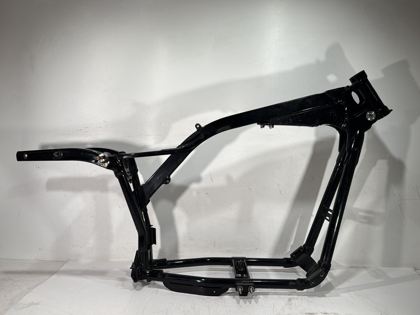 2006 Harley Dyna FXDWGI Wide Glide OEM Body Main Frame Chassis CLN CLR