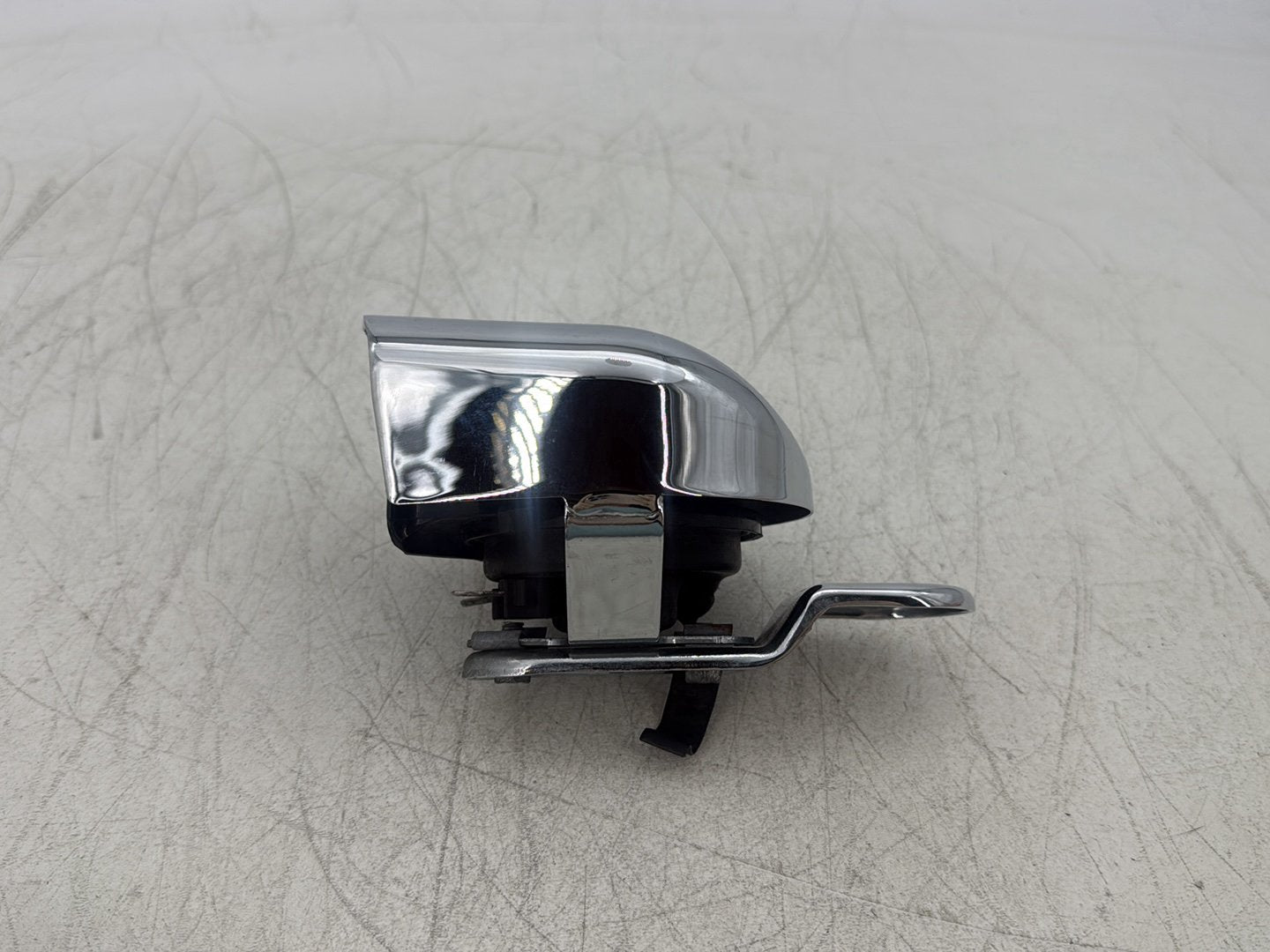 2011 Harley Street Glide Touring FLHX OEM Horn Signal Klaxon Chrome Cover