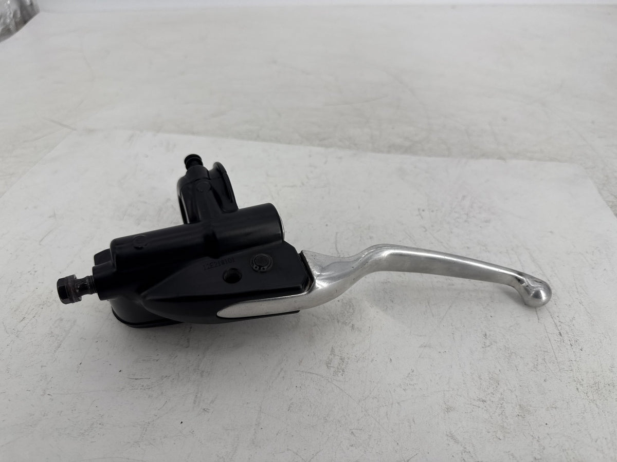 13 Harley Street Glide Touring FLHX OEM Front Right Brake Lever Master Cylinder