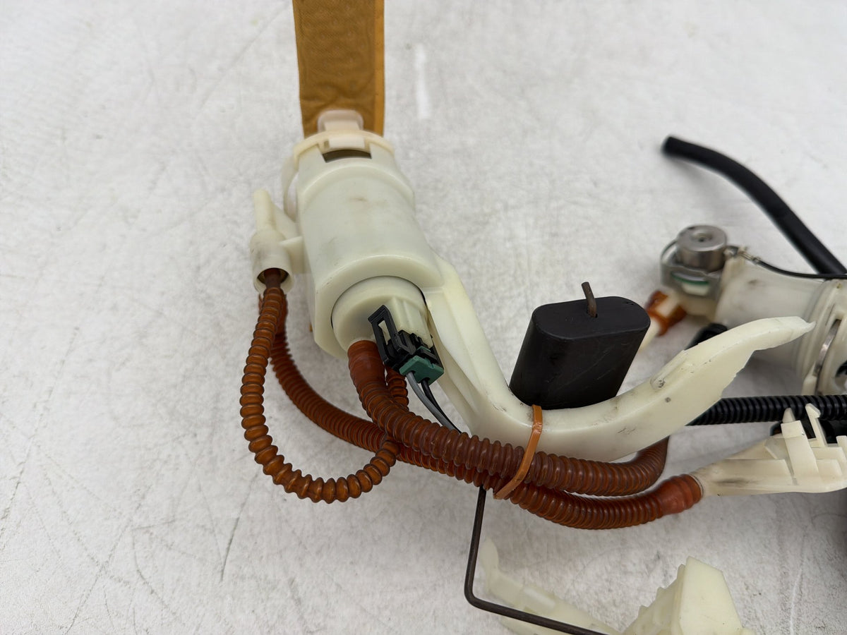 2011 Harley Electra Glide Touring Ultra OEM Fuel Pump Gas Gasoline Petrol Sending
