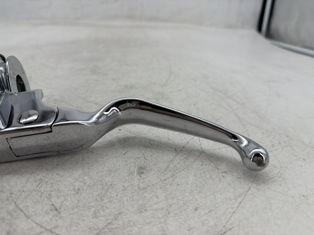 2004 Harley Electra Glide CVO Eagle Front Left Hand Clutch Lever Master Cylinder