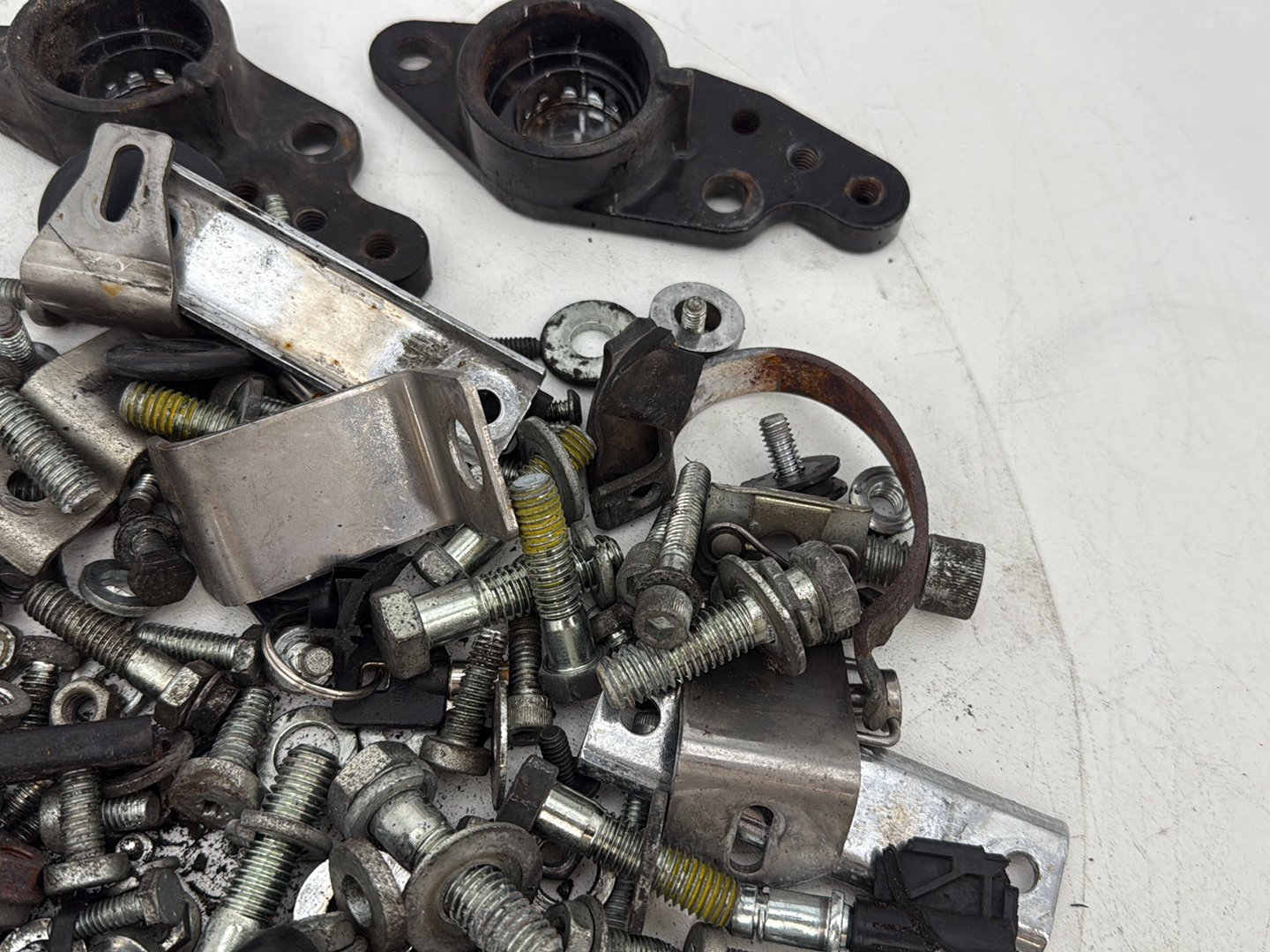 1999 - 2006 Harley-Davidson Touring Electra Glide Hardware Bolts Nuts & Brackets w/ Left Right Fork Swingarm Brackets