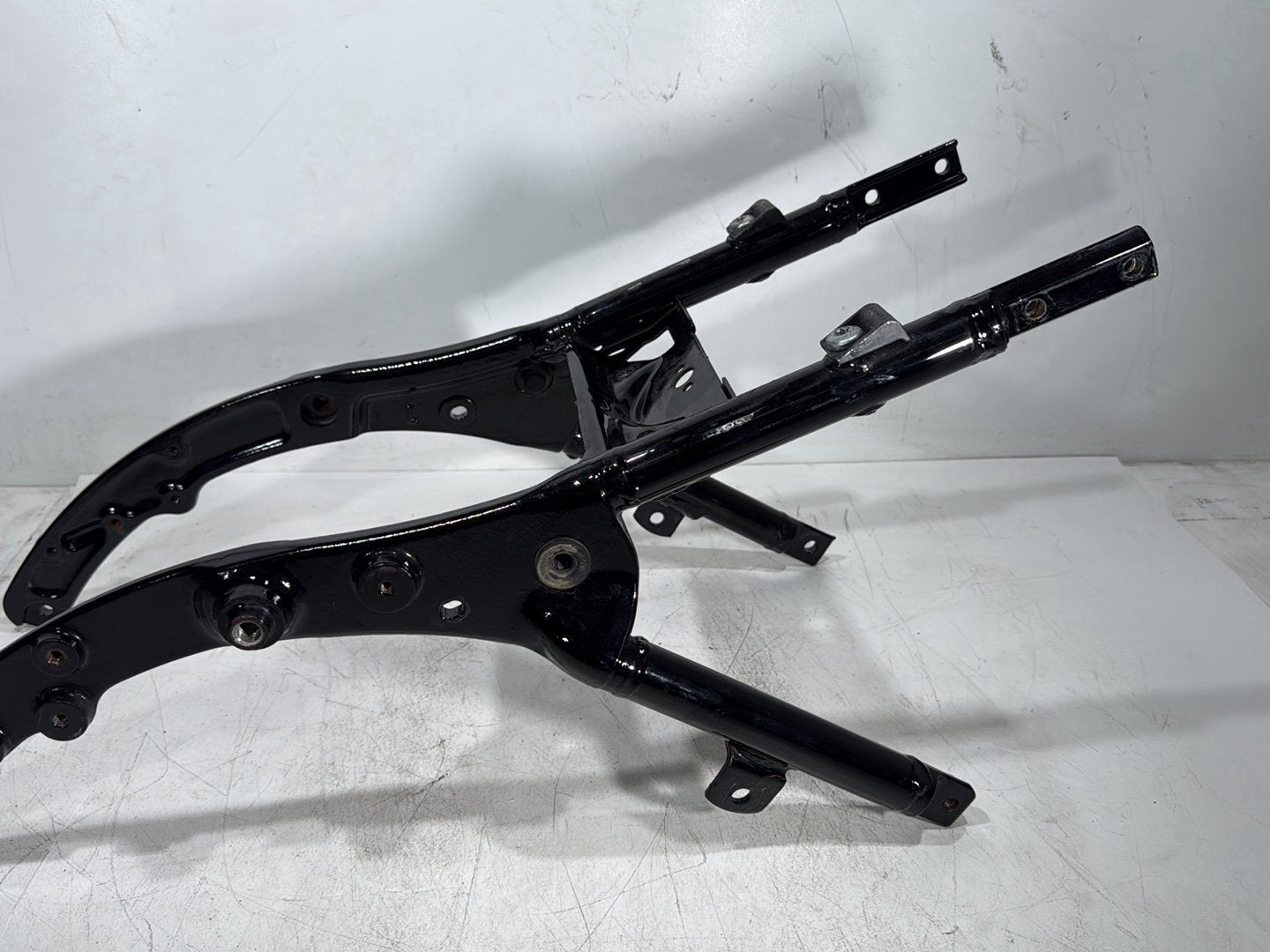 2011 Harley Street Glide Touring FLHX OEM Rear Back Sub Frame Rail Bar 48079-09BHP