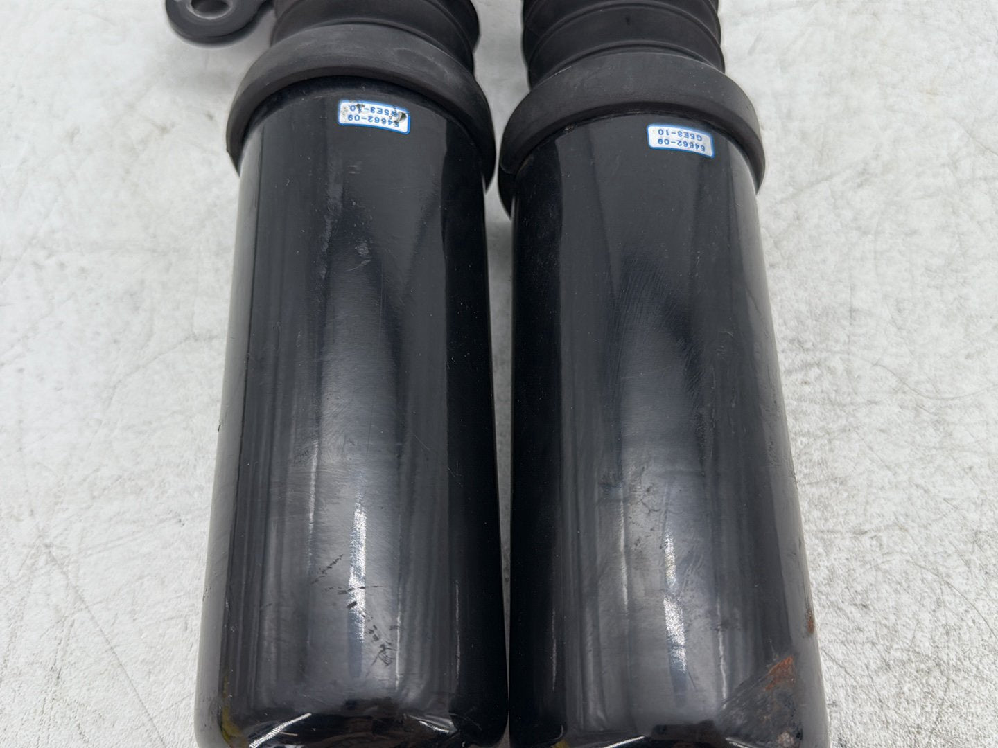 2009 Harley Street Glide Touring FLHX OEM Rear Left Right Shock Absorbers